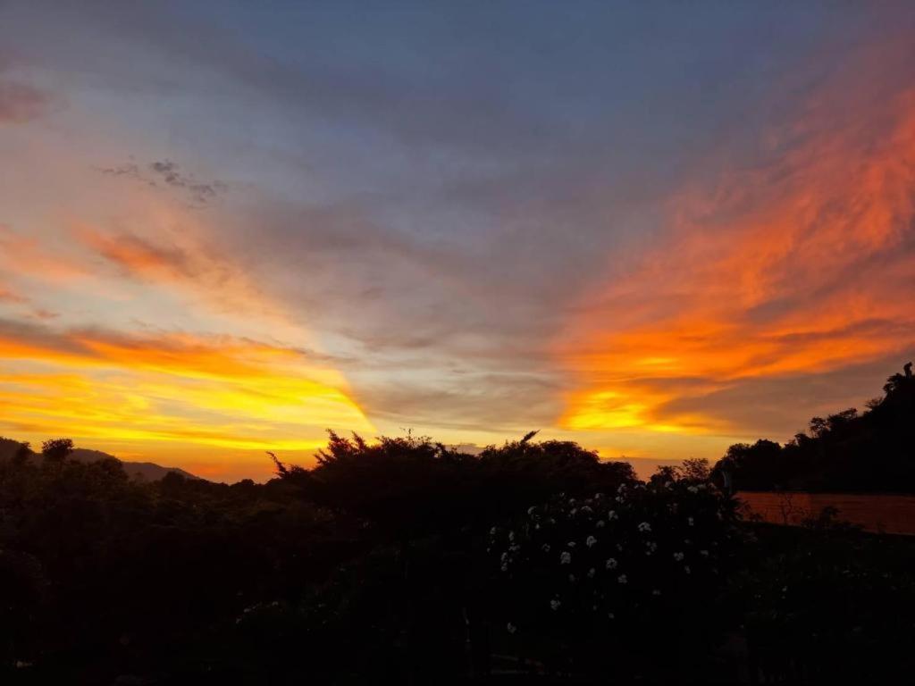 Dusit Talai Resort Muszi Kültér fotó