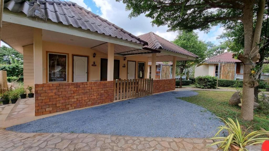 Dusit Talai Resort Muszi Kültér fotó