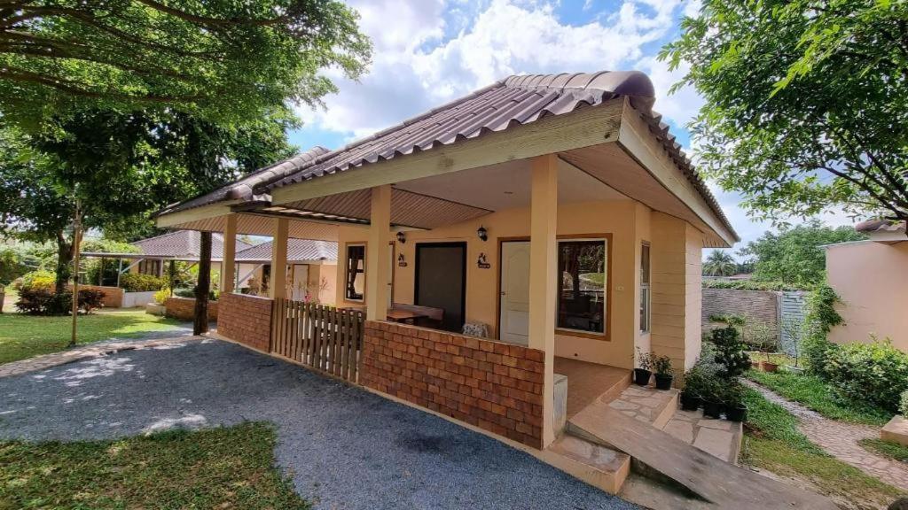 Dusit Talai Resort Muszi Kültér fotó