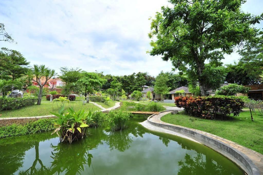 Dusit Talai Resort Muszi Kültér fotó