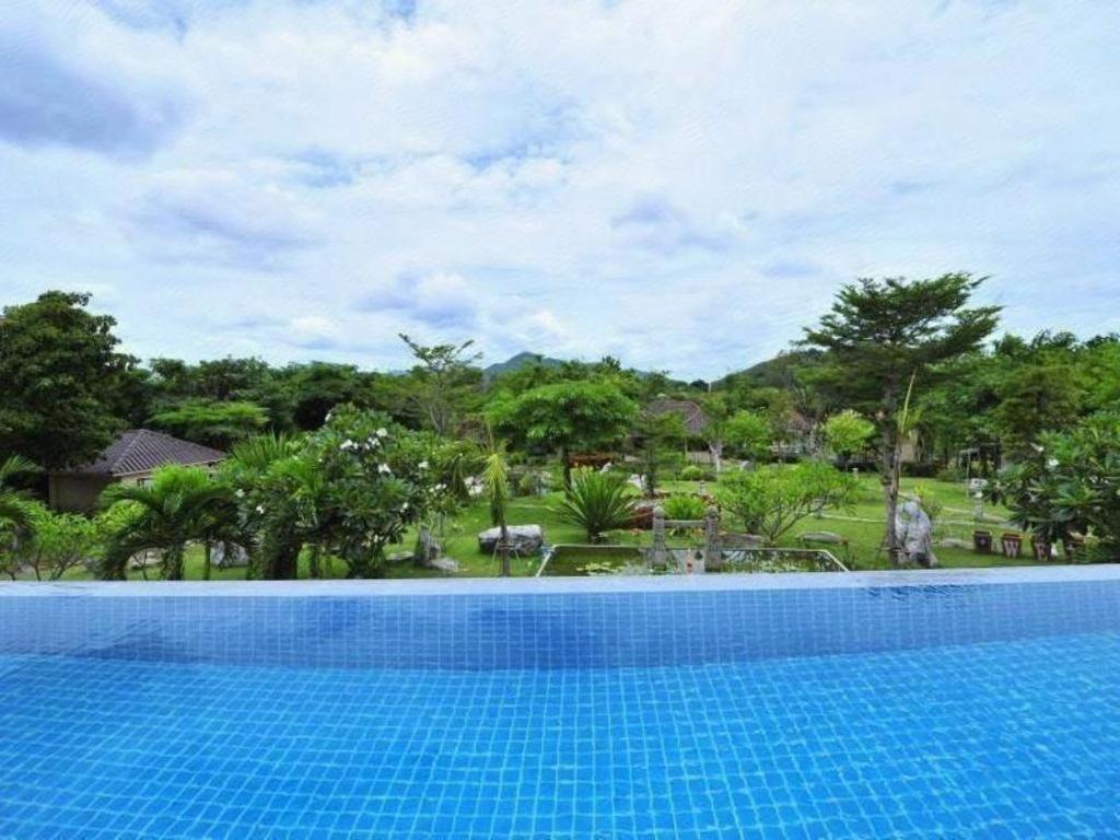Dusit Talai Resort Muszi Kültér fotó